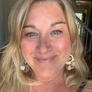 Meet your Posher, Nikole